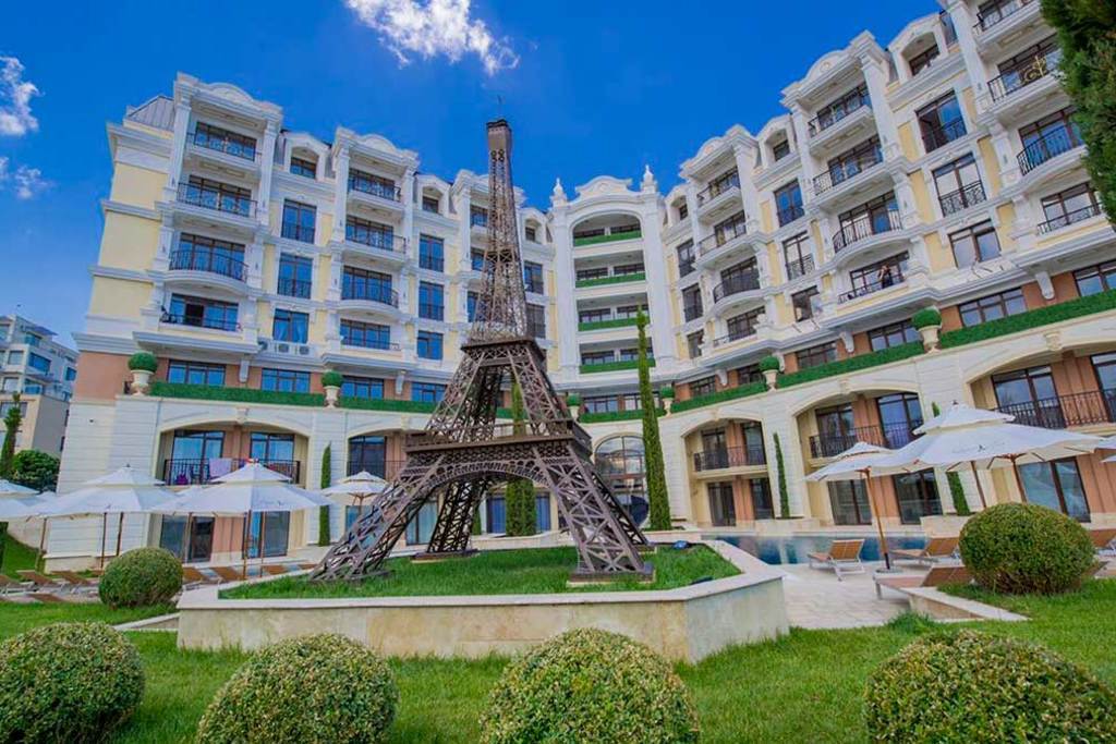 luxury complex Romance Paris